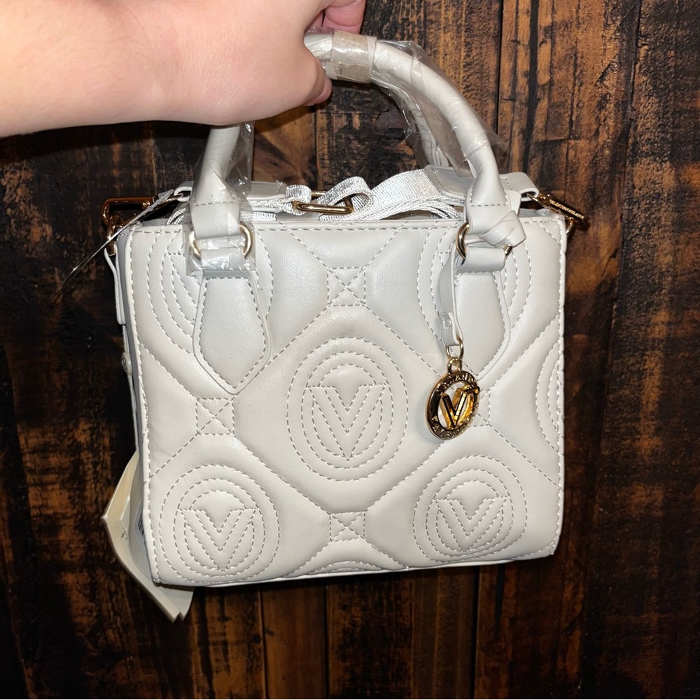 Valentino Orlandi Elegant Quilted Handbag in color bone